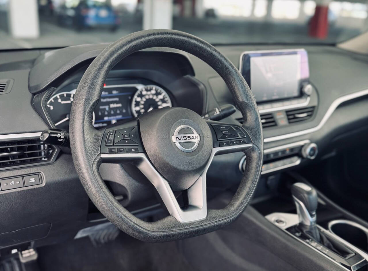 2021 Nissan Altima 2.5 SV Image 21 of 30