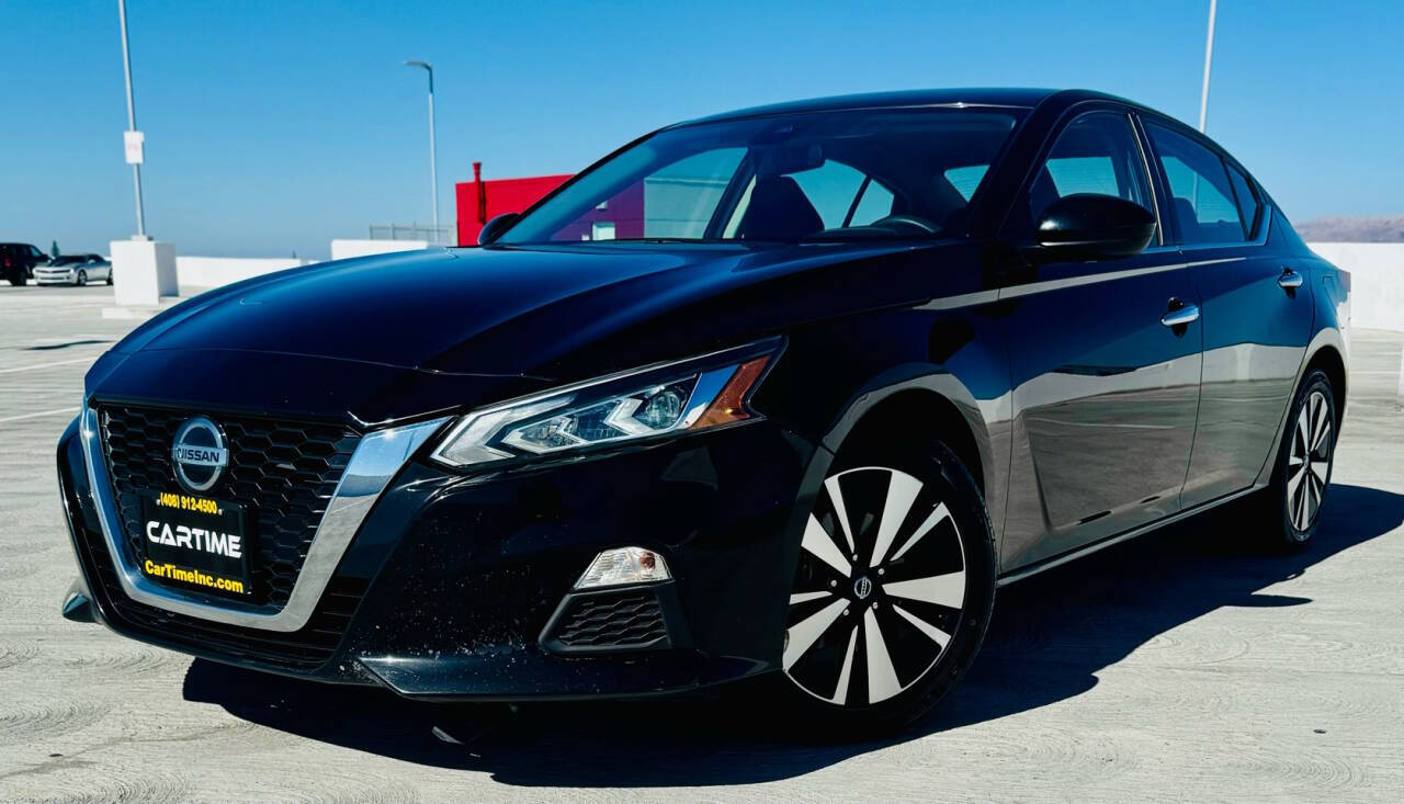 2021 Nissan Altima 2.5 SV Image 1 of 30