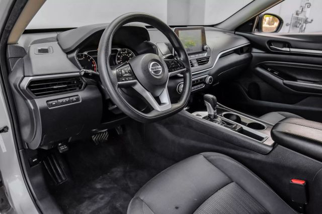 2021 Nissan Altima 2.5 SV Image 11 of 19