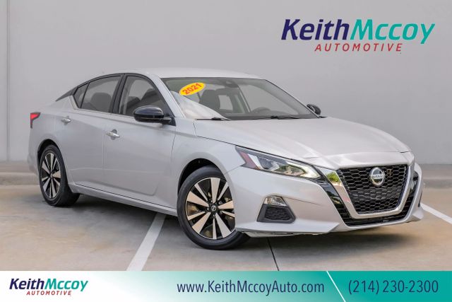 2021 Nissan Altima 2.5 SV Image 2 of 19