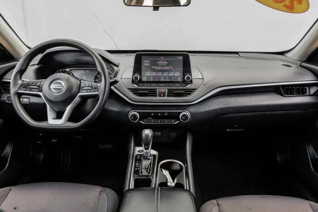2021 Nissan Altima 2.5 SV Image 10 of 19