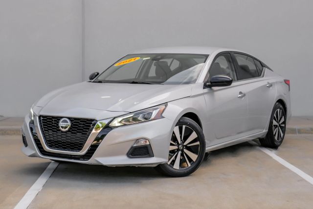 2021 Nissan Altima 2.5 SV Image 1 of 19