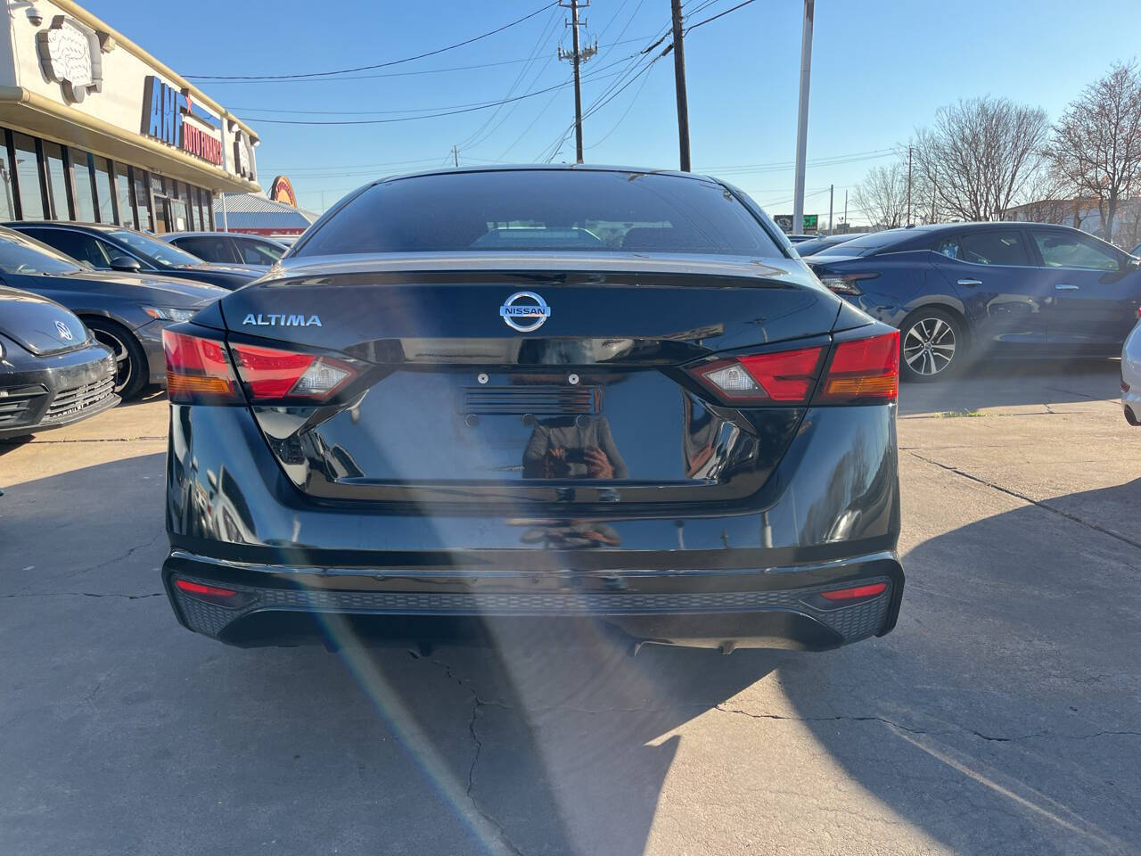 Vehicle image 6 of 10
