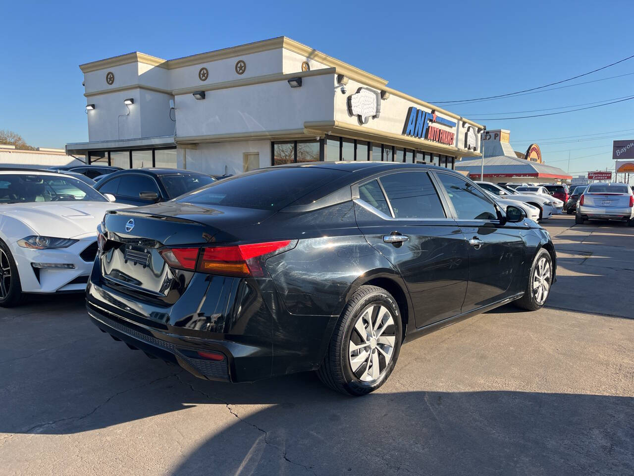 Vehicle image 3 of 10