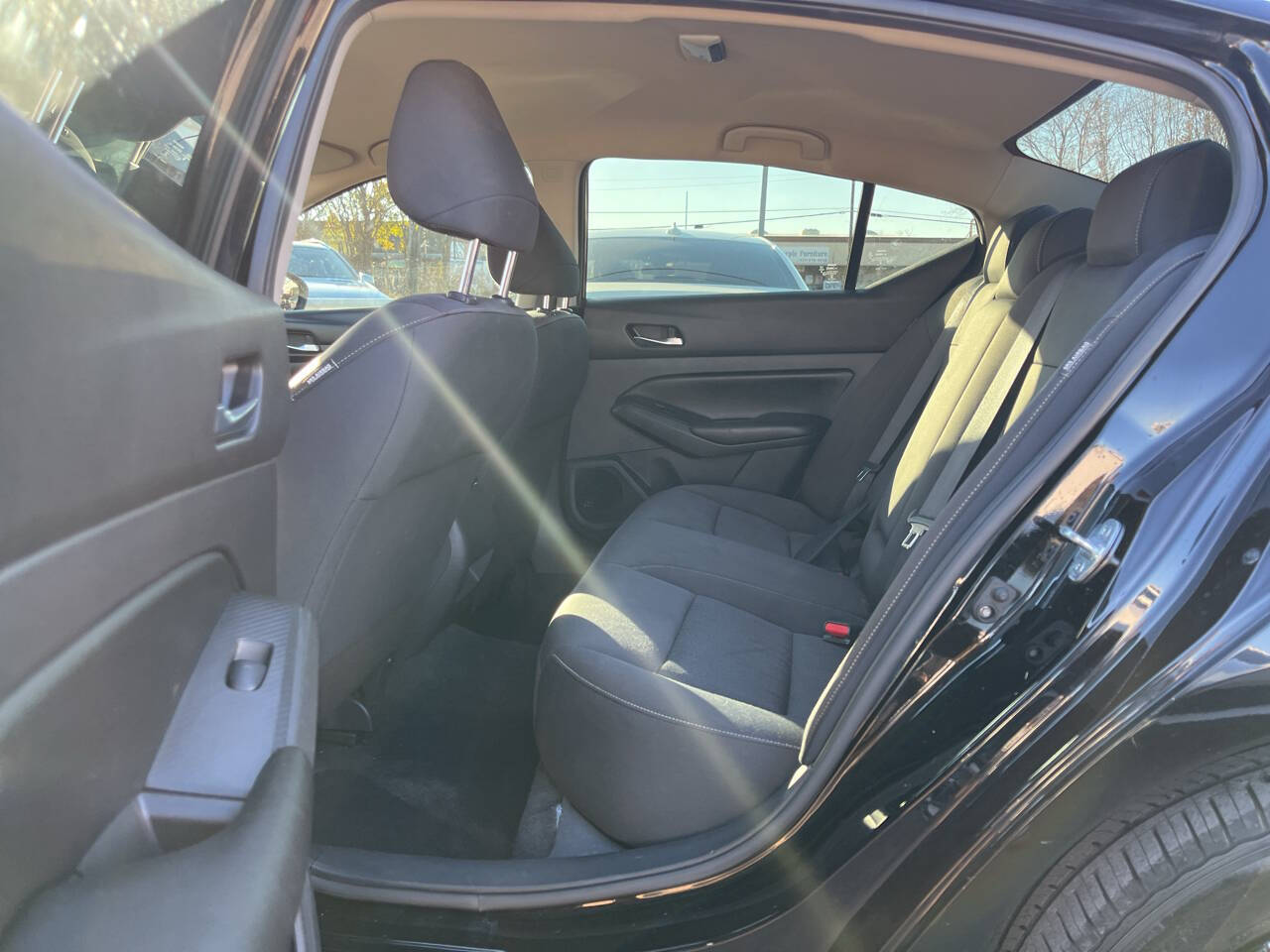 Vehicle image 8 of 10
