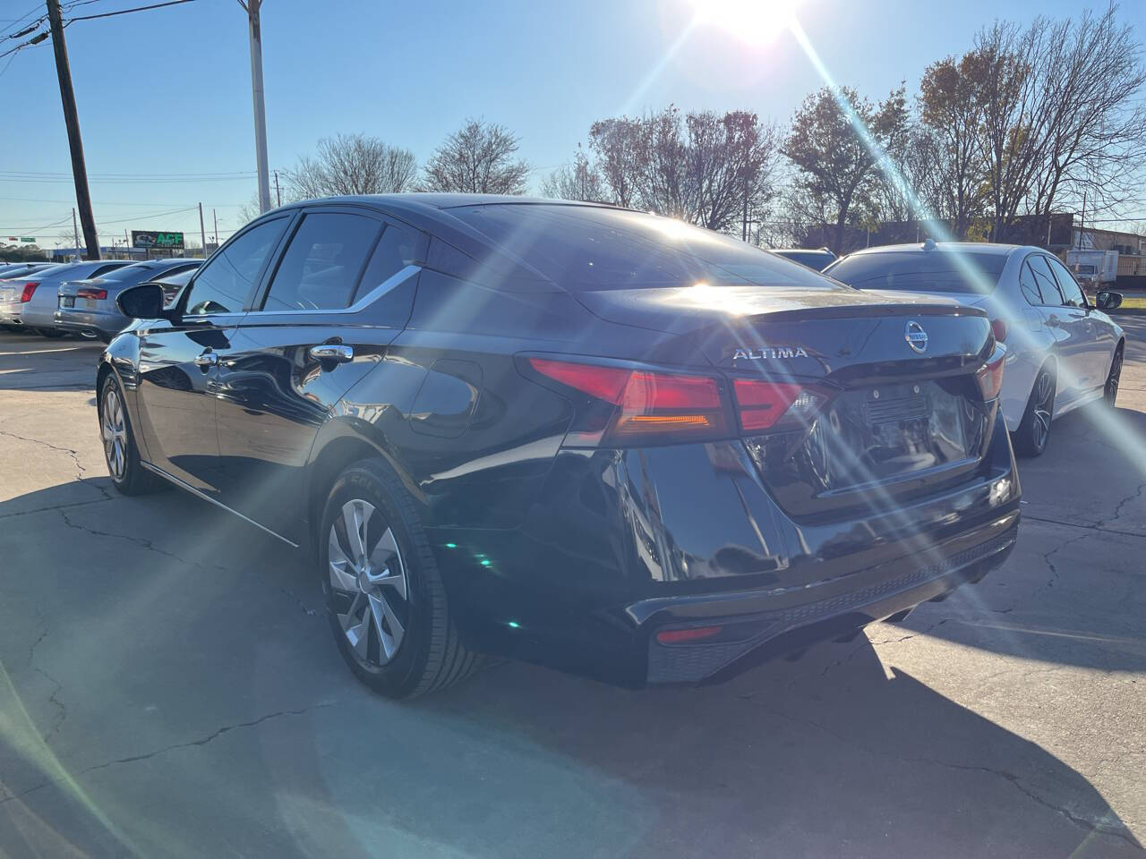 Vehicle image 4 of 10