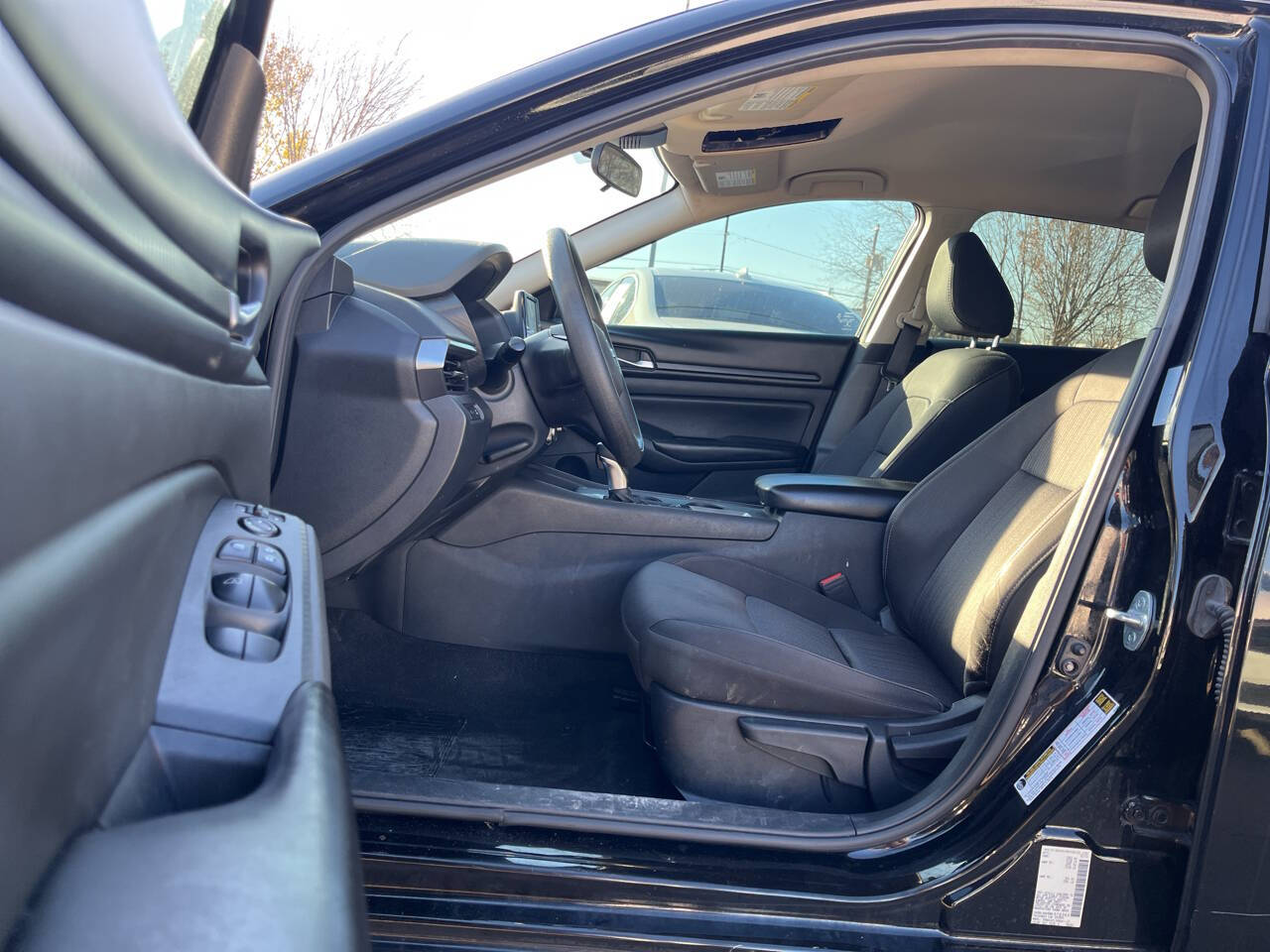 Vehicle image 7 of 10