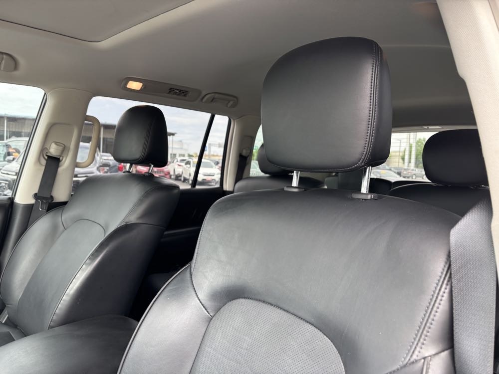 Vehicle image 14 of 40