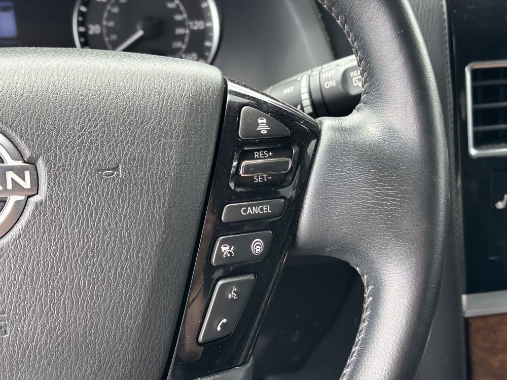 Vehicle image 17 of 40