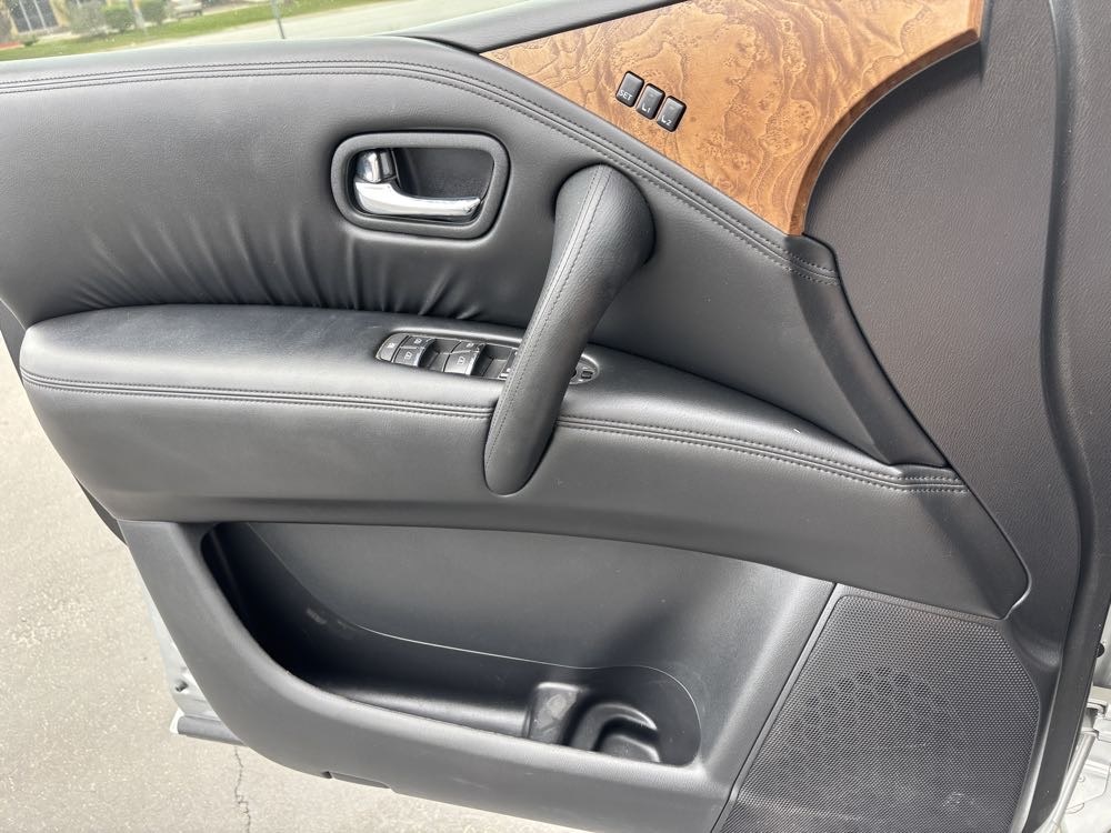 Vehicle image 21 of 40