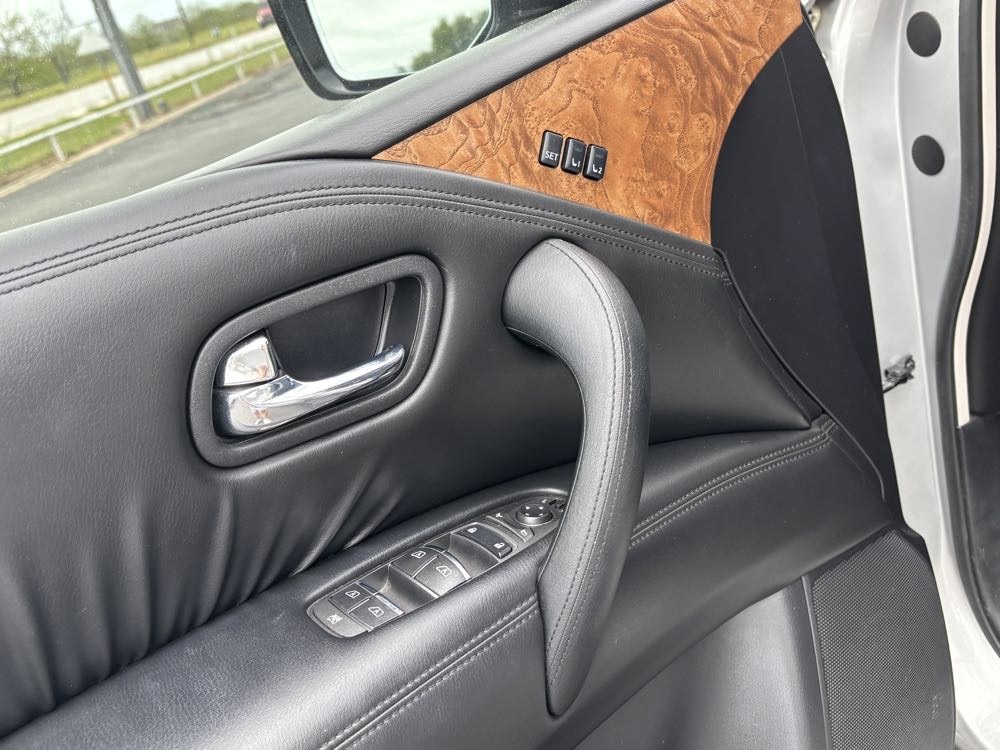 Vehicle image 26 of 40