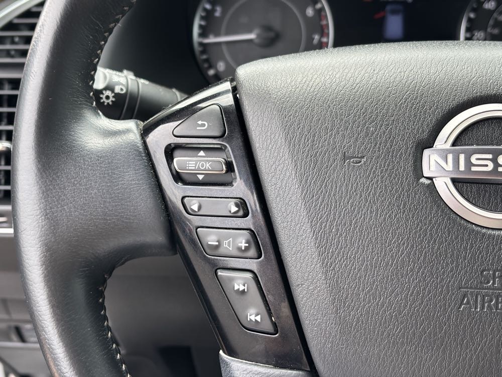 Vehicle image 16 of 40