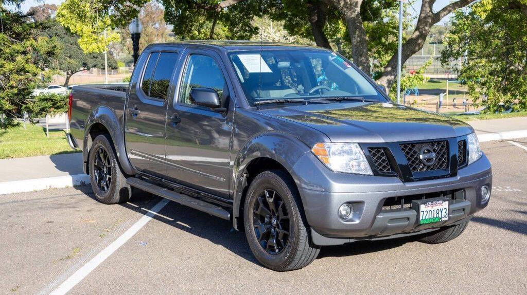 2021 Nissan Frontier SV Image 3 of 29