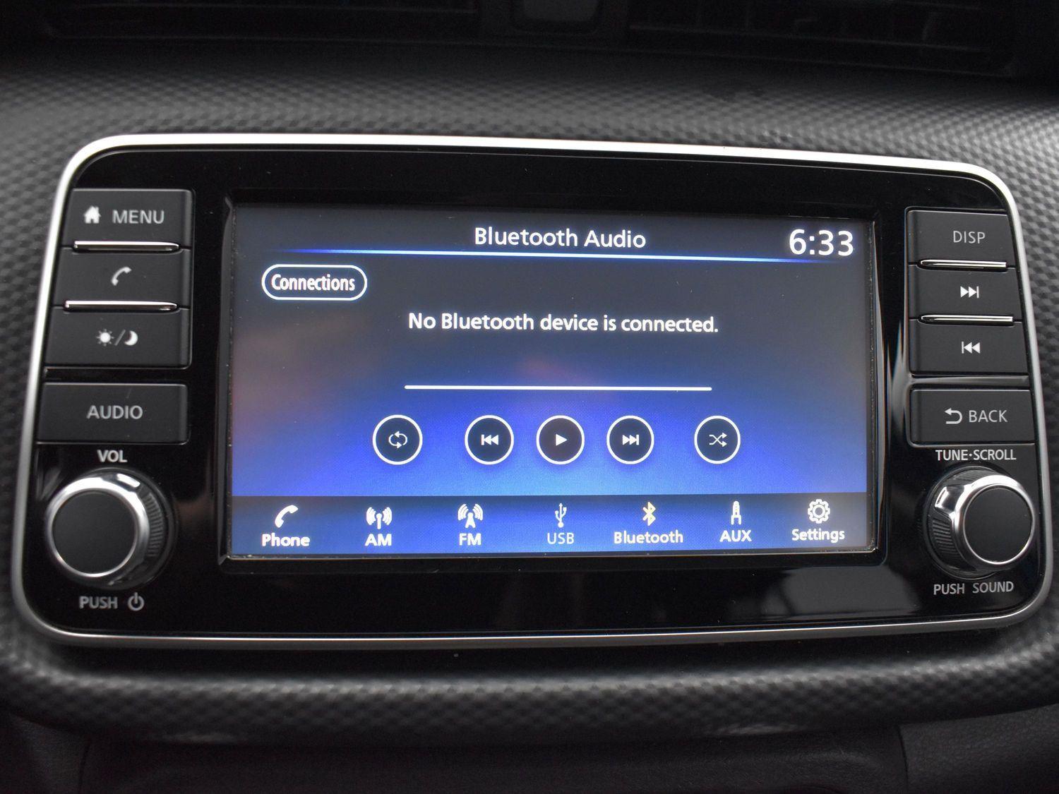 Vehicle image 21 of 25