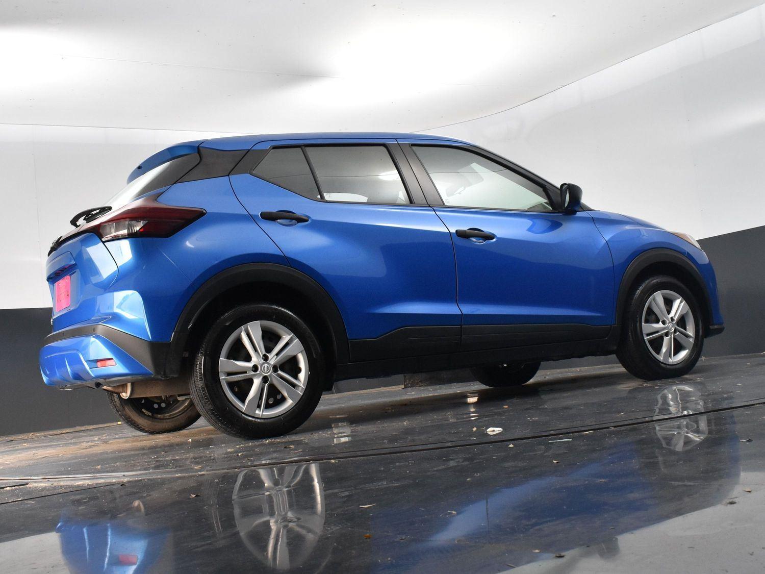 Vehicle image 10 of 25