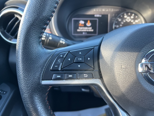 Vehicle image 9 of 32