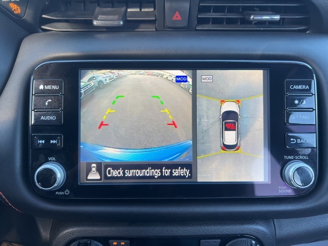 Vehicle image 22 of 32