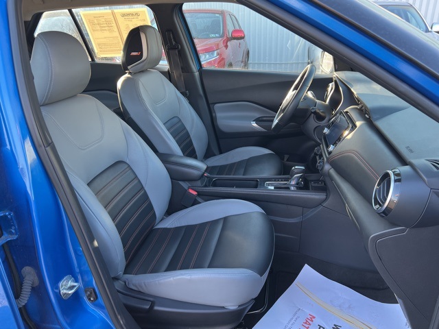 Vehicle image 29 of 32
