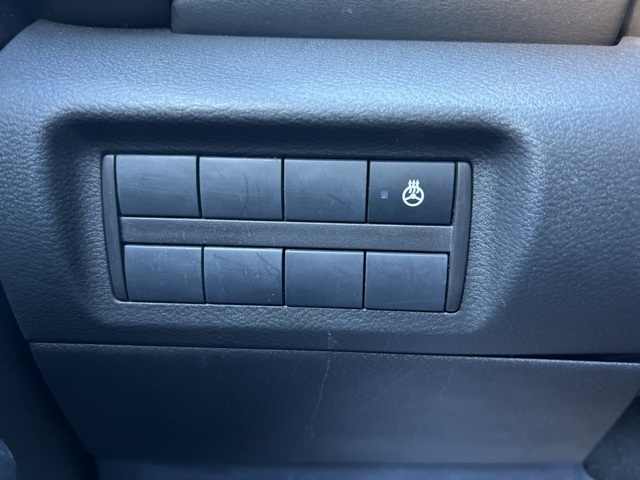 Vehicle image 12 of 32