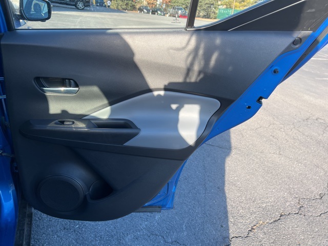 Vehicle image 30 of 32