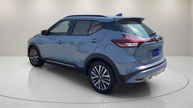 Vehicle image 7 of 32