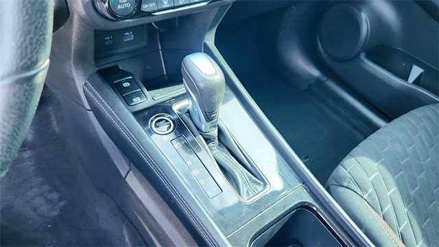 Vehicle image 13 of 32