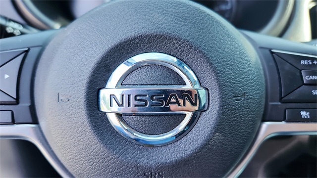 Vehicle image 31 of 32