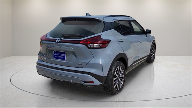 Vehicle image 5 of 32