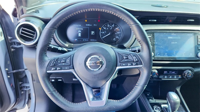 Vehicle image 12 of 32