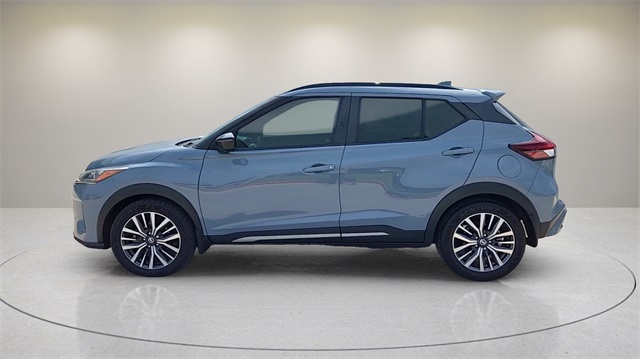 Vehicle image 8 of 32