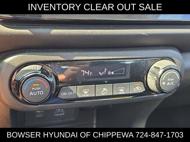 Vehicle image 17 of 21