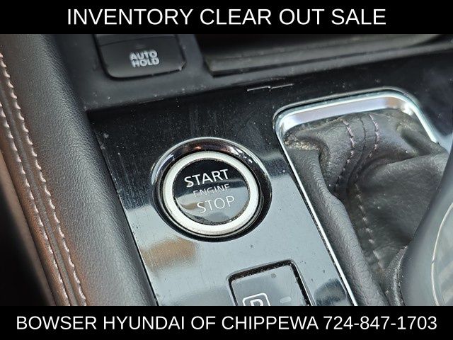 Vehicle image 18 of 21