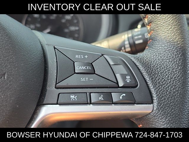 Vehicle image 19 of 21