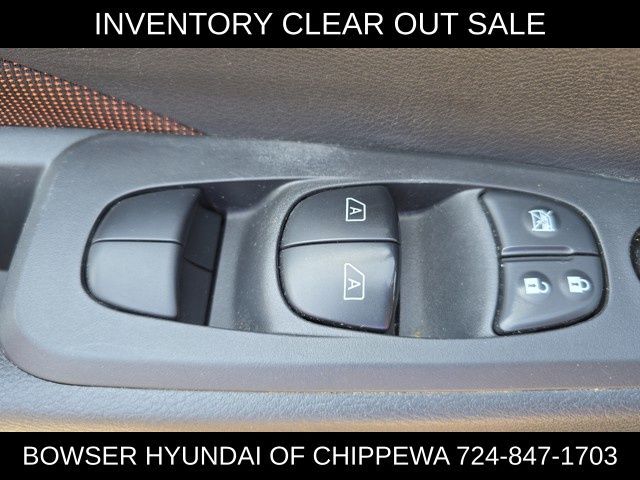Vehicle image 13 of 21