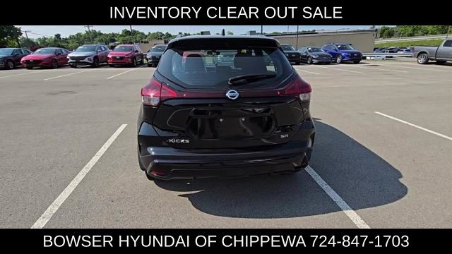 Vehicle image 7 of 21
