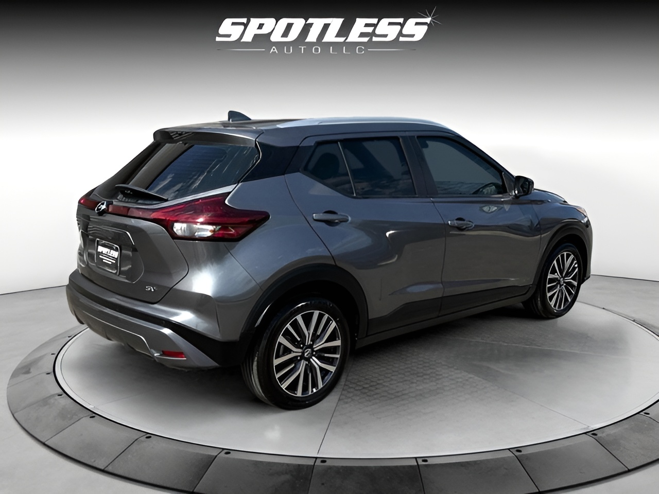 Vehicle image 34 of 37