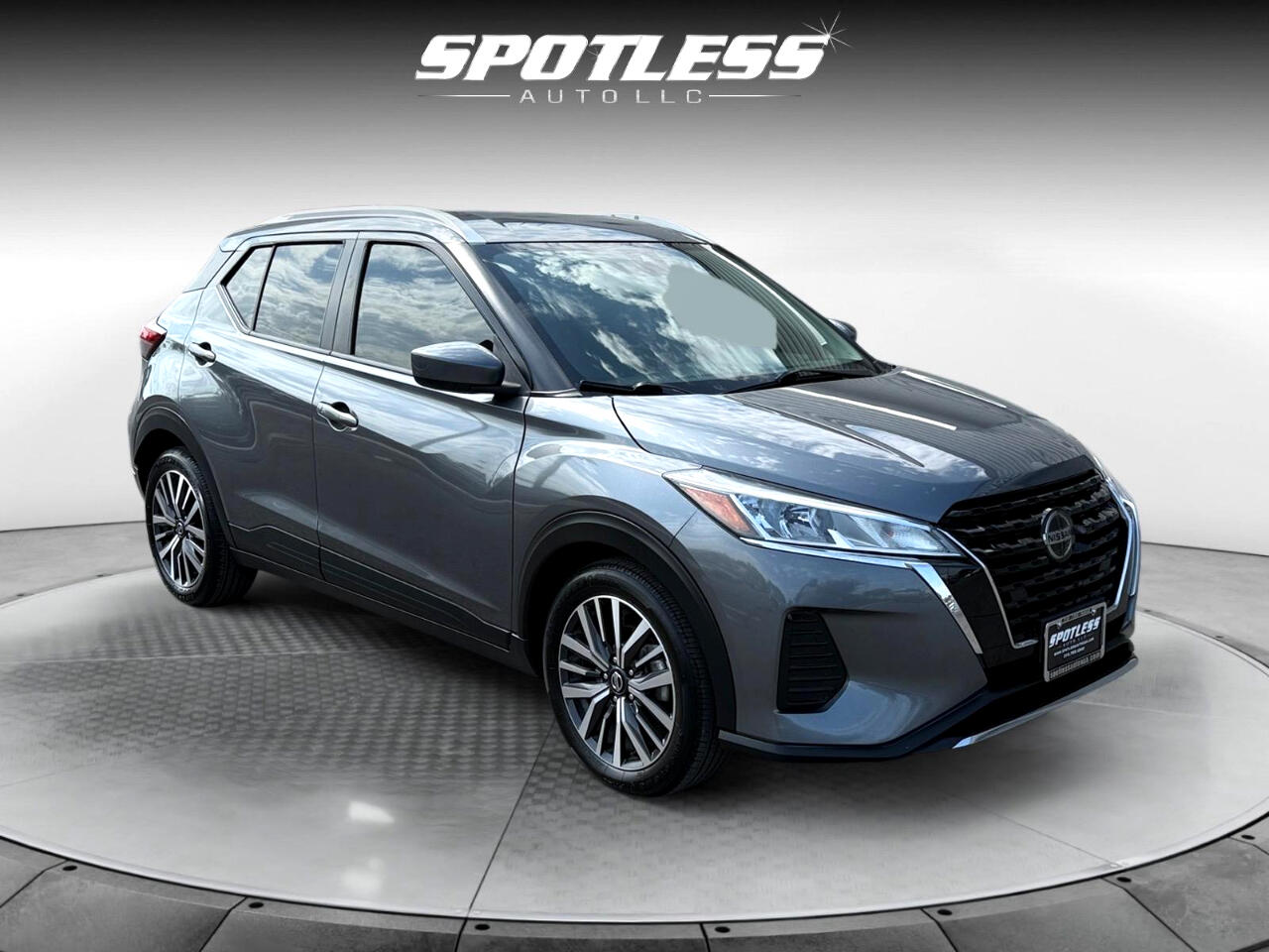 Vehicle image 4 of 37