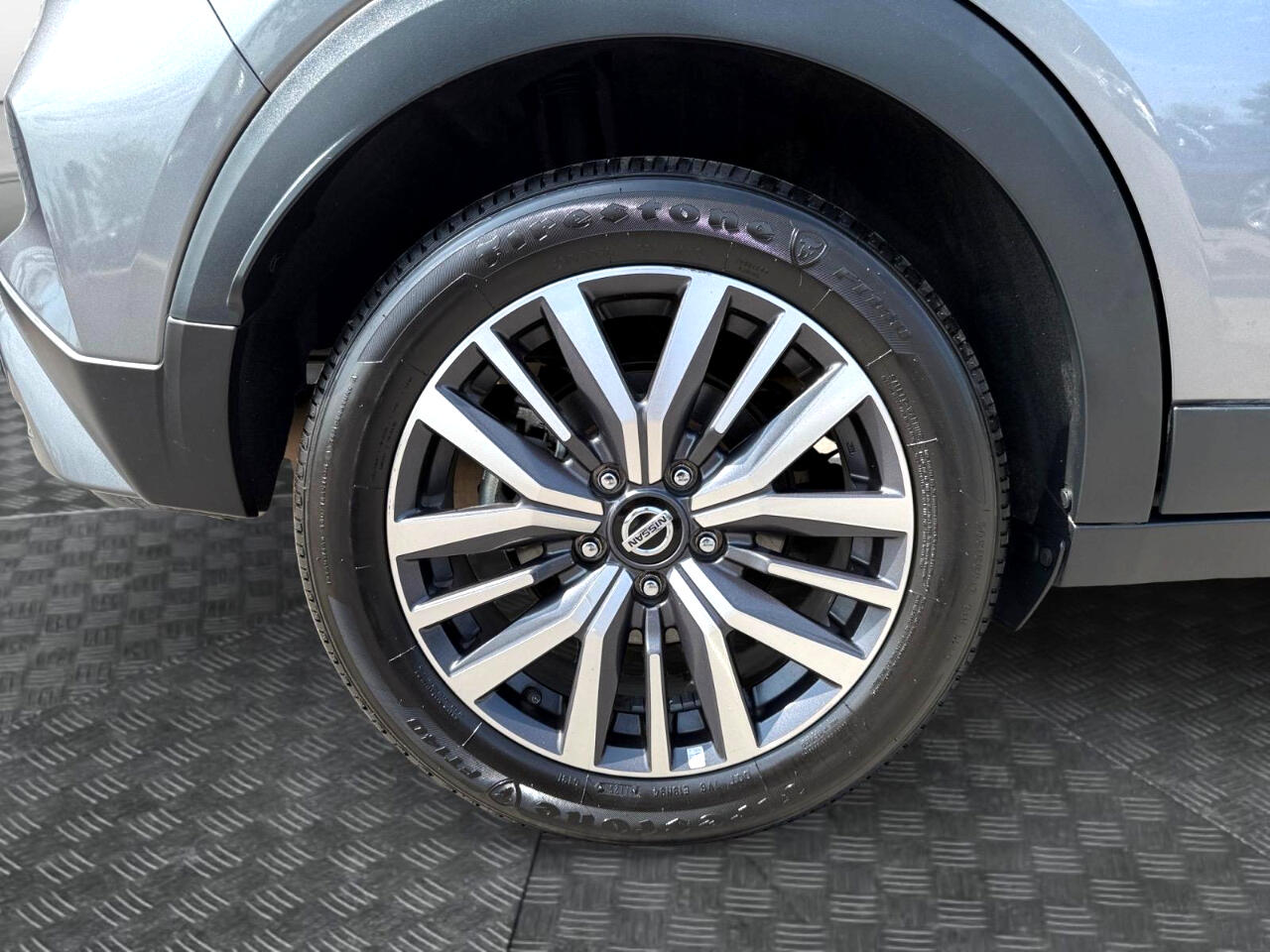 Vehicle image 15 of 37