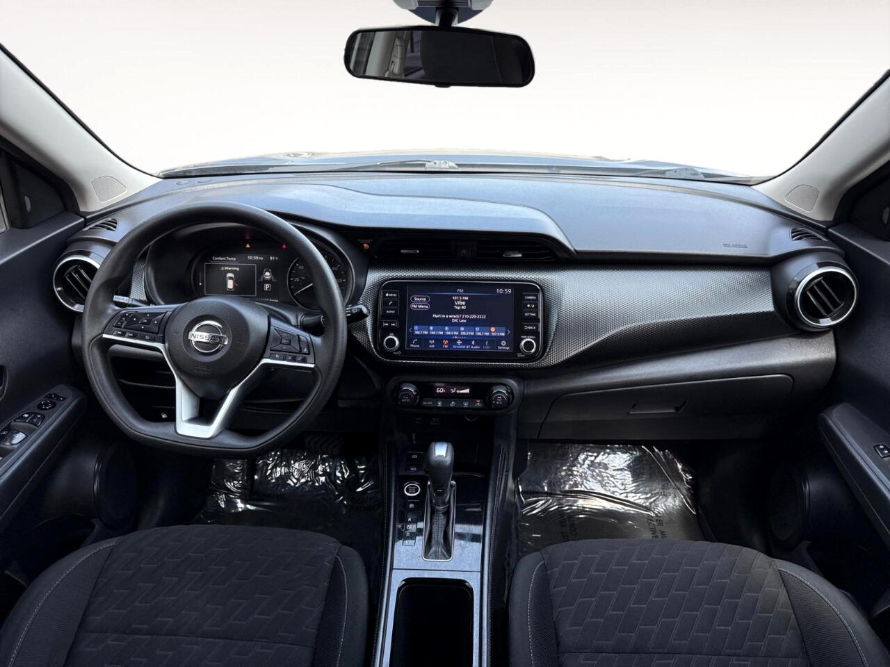 Vehicle image 21 of 37