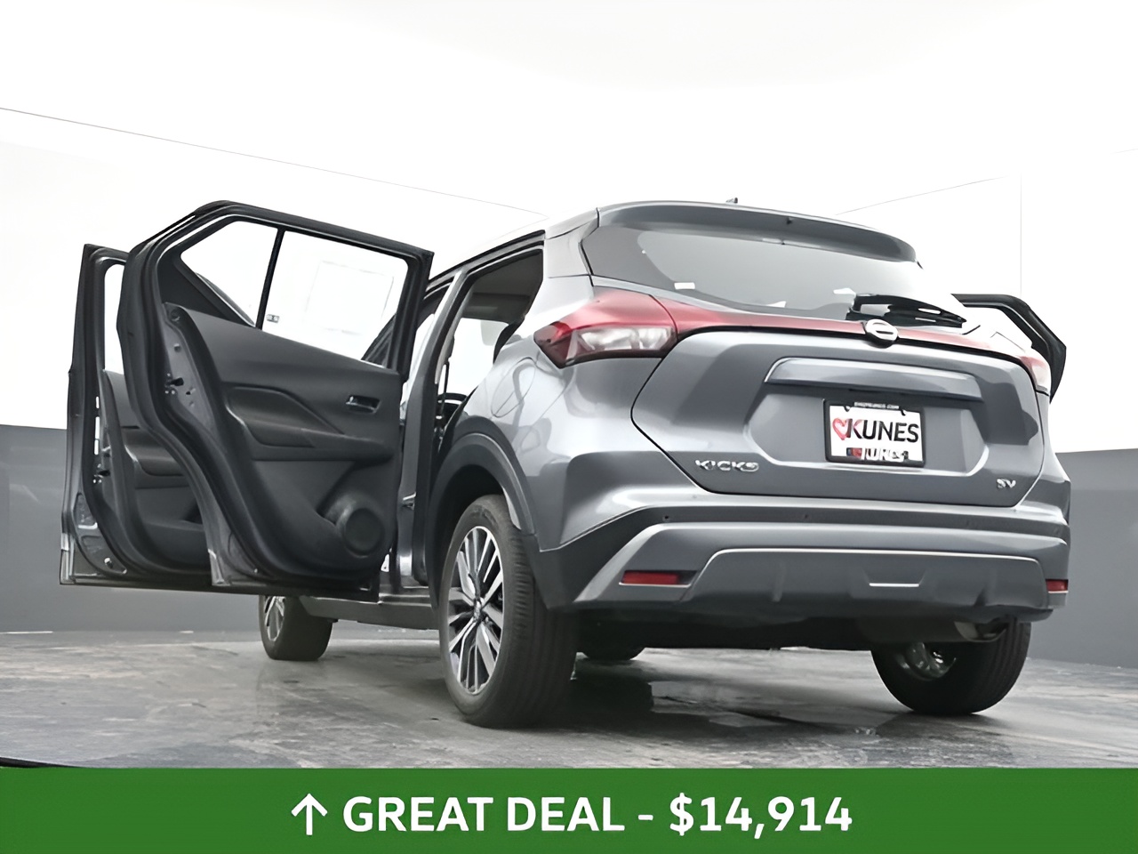 Vehicle image 114 of 117