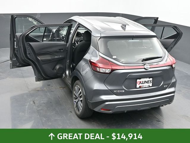 Vehicle image 38 of 117