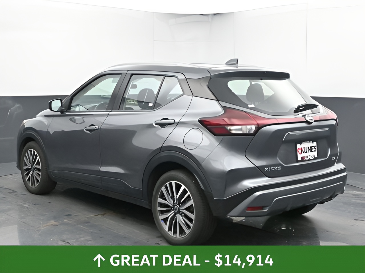 Vehicle image 106 of 117