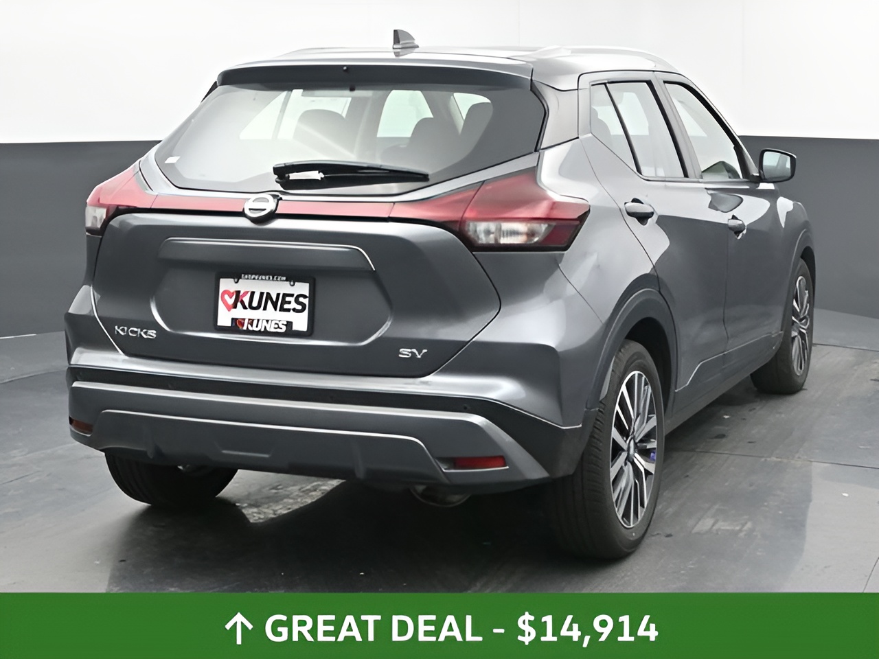 Vehicle image 101 of 117
