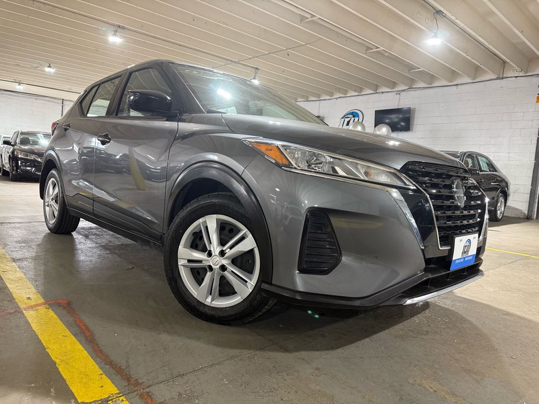2021 Nissan Kicks S Image 3 of 21