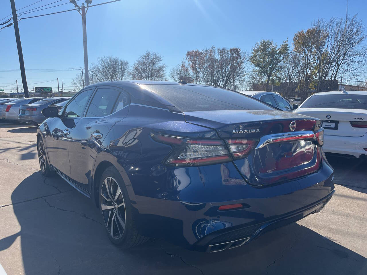 Vehicle image 5 of 11