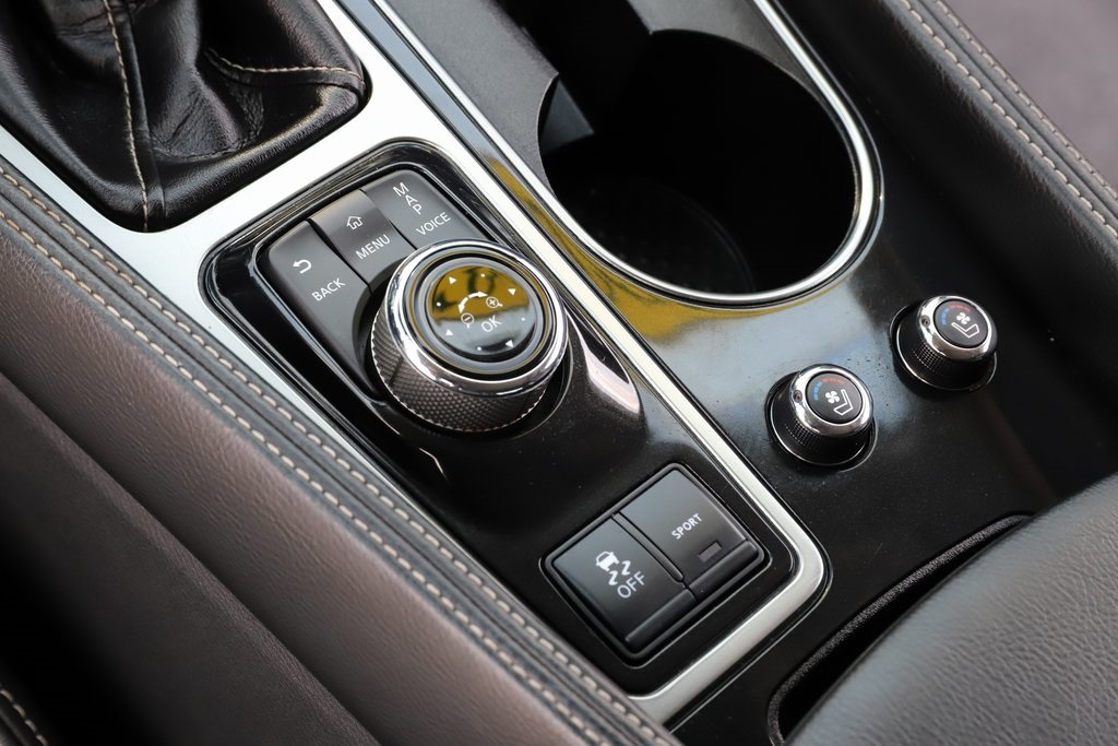 Vehicle image 20 of 30