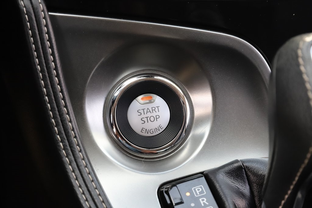 Vehicle image 24 of 30