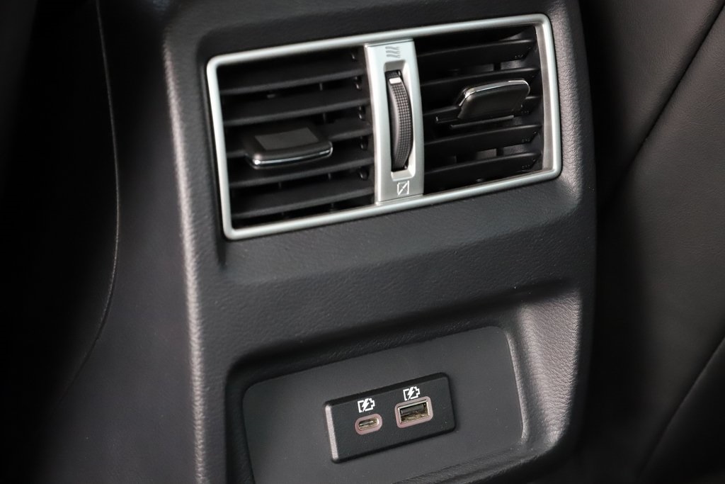 Vehicle image 22 of 30