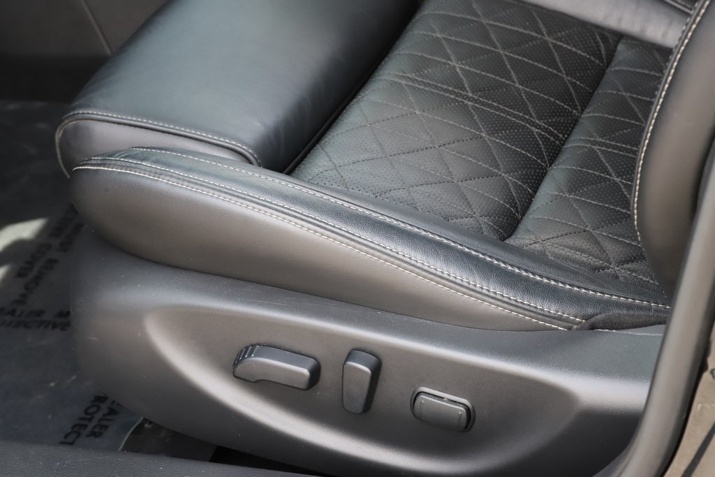 Vehicle image 29 of 30