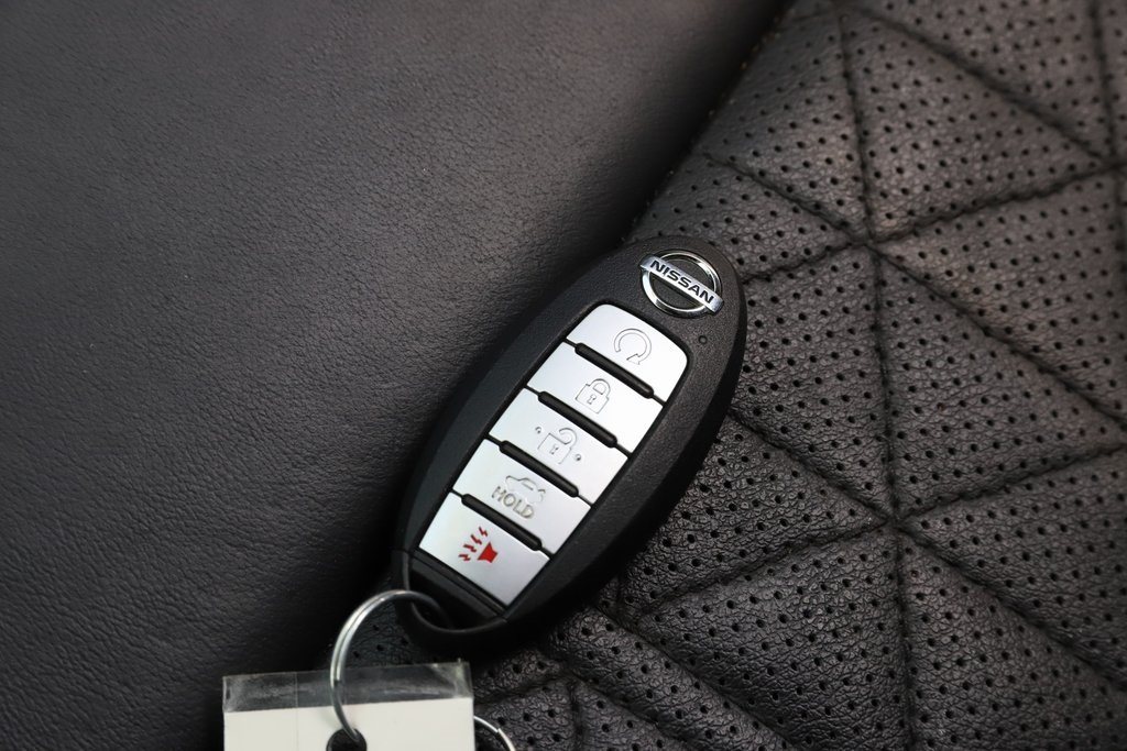 Vehicle image 23 of 30